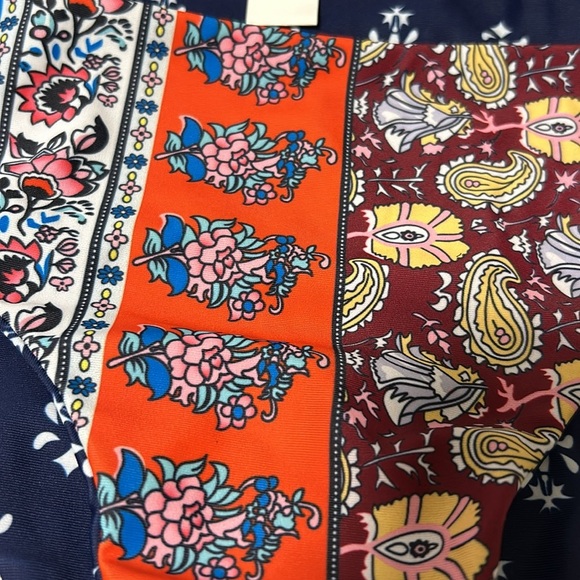 Halter style 2 pc bikini, reversible, women size M. NWOT - Picture 11 of 14